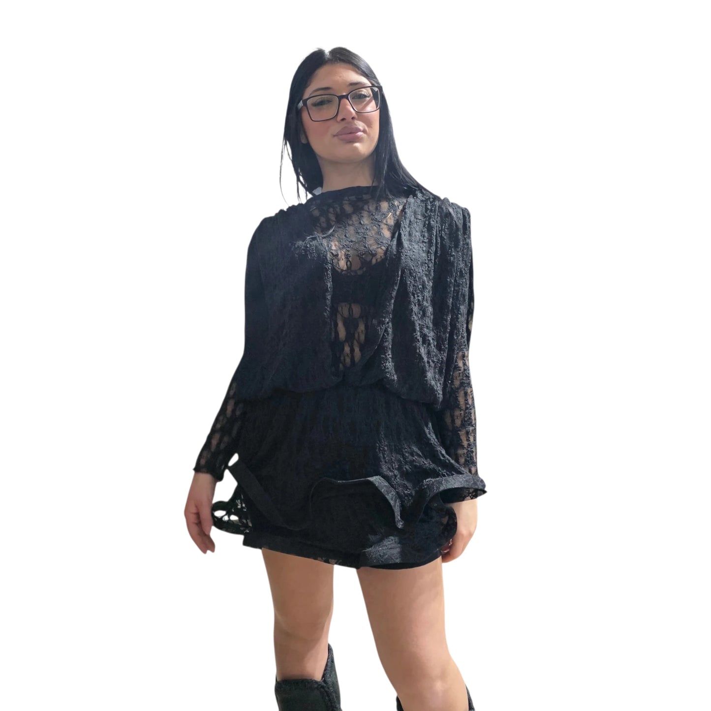 Abbigliamento Nero Con Dettagli in Renda Elegante e Versatile per Look Sofisticato e Distintivo