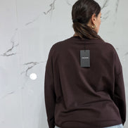 Amorni Maglia Nera con Grafica Labbra Glitterate e Corona Rosa Stile Fashion per Look Moderno e Sofisticato