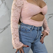Body in Pizzo con Nodo e Dettaglio Cut-Out