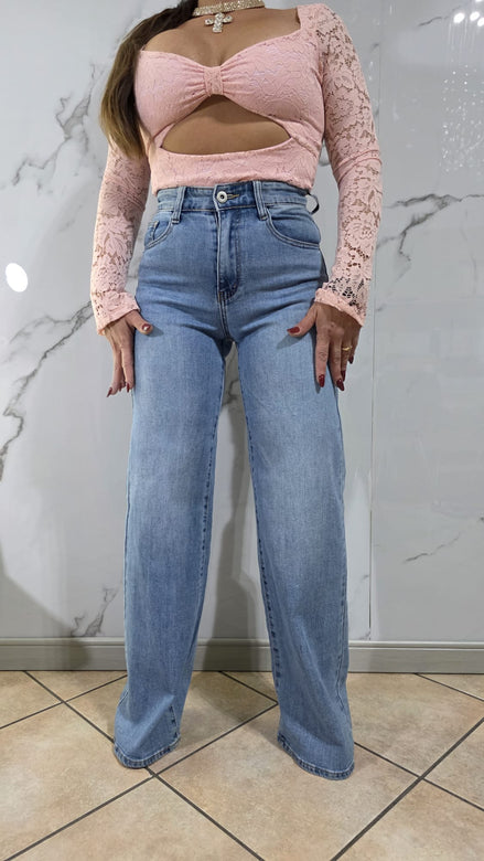 Jeans "Classic Flare" in Denim Blu con Taglio Largo e Comfortabile per Stile Casual Perfetti per Occasioni Quotidiane Look Elegante e Versatile