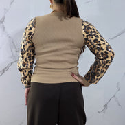 Maglia a Maniche Lunghe con Dettaglio Animalier - Comfort e Stile per Varie Occasioni - Capo Versatile e Originale