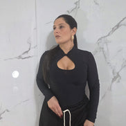 Body Rosso a Maniche Lunghe con Collo Alto e Dettaglio al Centro per Donna Stile Elegante e Comfortabile