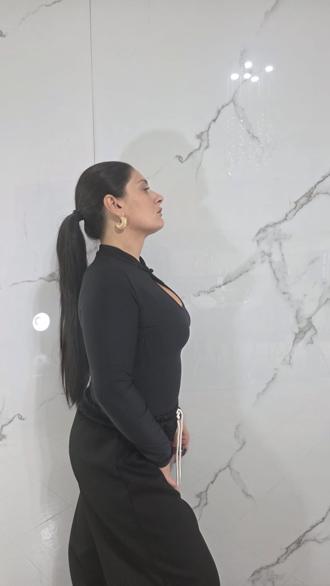 Body Rosso a Maniche Lunghe con Collo Alto e Dettaglio al Centro per Donna Stile Elegante e Comfortabile