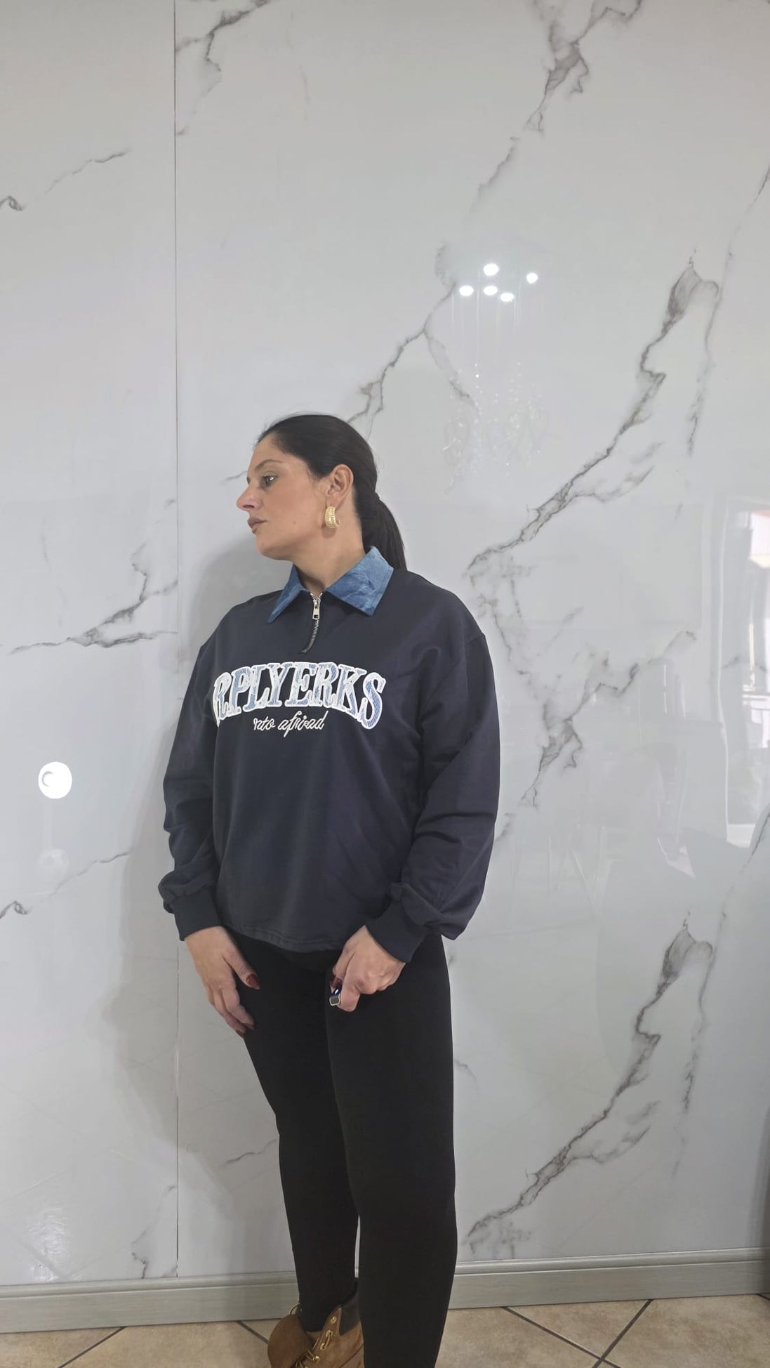 Maglia Sportiva con Zip e Collo in Velluto per Sportivi Funzionale e Unica Design Ideale per Attività Sportive