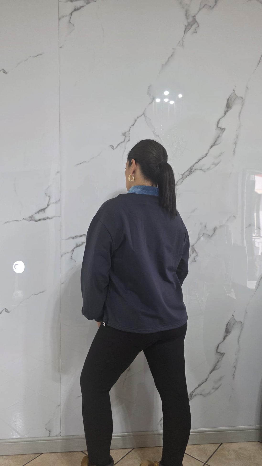 Maglia Sportiva con Zip e Collo in Velluto per Sportivi Funzionale e Unica Design Ideale per Attività Sportive