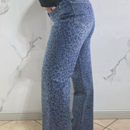 Jeans Leopard Glitterato con Design Fashionabile e Dettagli Glitterati per un Look Elegante e Moderno