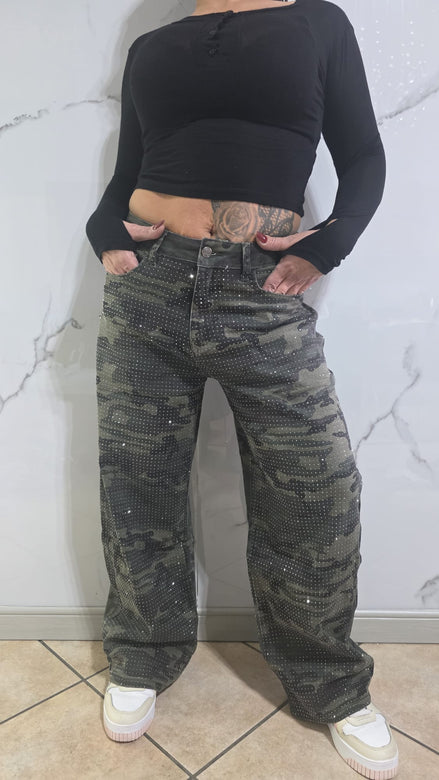 Jeans Donna Militare Glitterato Comodo con Dettagli Camouflage e Paillettes per un Look Fashionabile