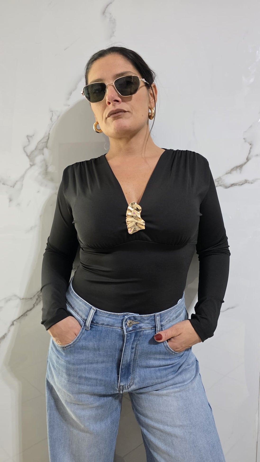 Body Elegante con Scollatura a V e Dettaglio Metallico