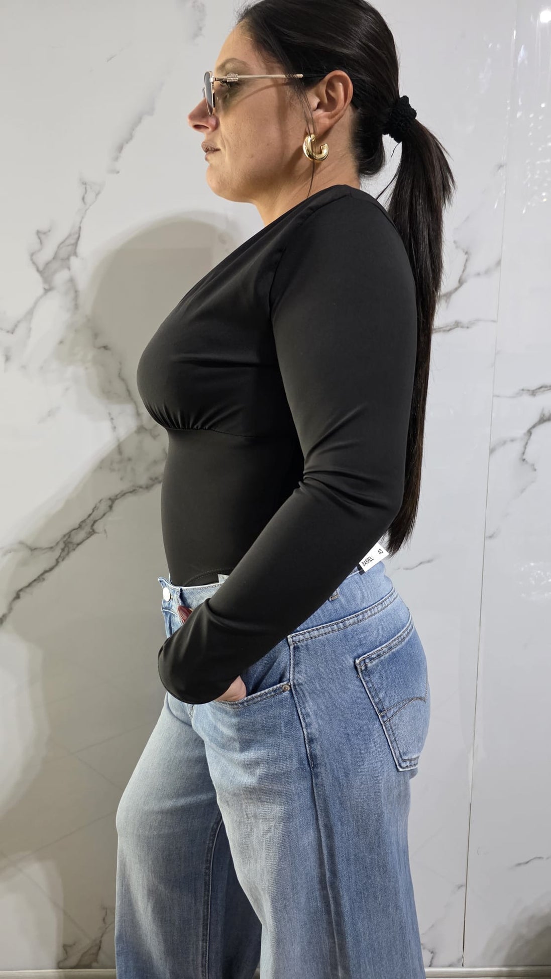 Body Elegante con Scollatura a V e Dettaglio Metallico