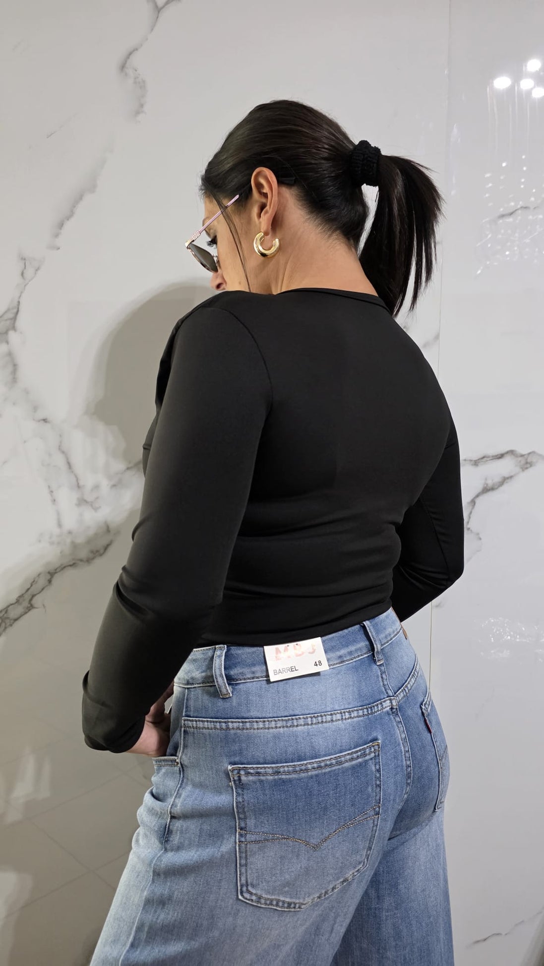Body Elegante con Scollatura a V e Dettaglio Metallico