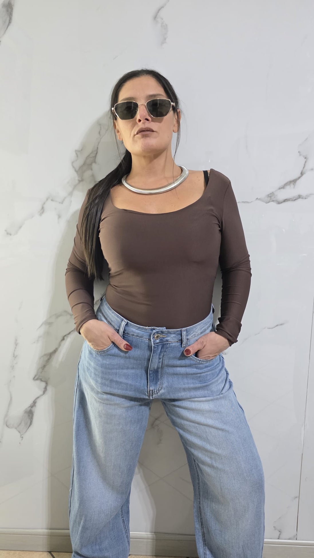 Bodysuit Nero con Schiena Aperta e Maniche Lunghe per Donna Stile Elegante e Moderno Ideale per Occasioni Speciali