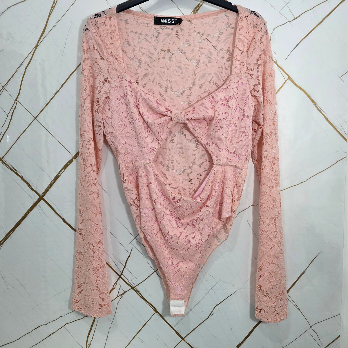 Body in Pizzo con Nodo e Dettaglio Cut-Out