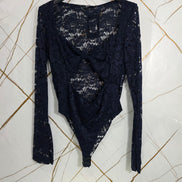 Body in Pizzo con Nodo e Dettaglio Cut-Out