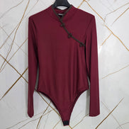 Body Stile Giapponese Taglia Unica con Dettagli in Rosso e Maniche Lunghe per un Look Distintivo e Sofisticato