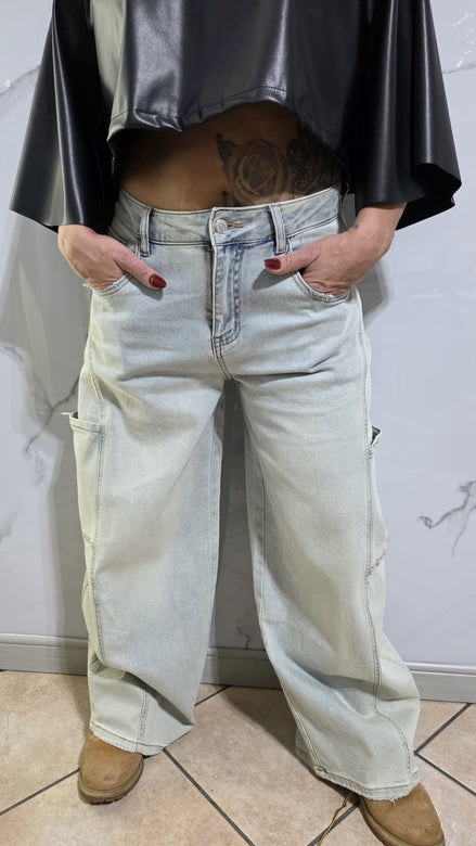 Jeans "Cargo Trend" in Denim Blu Chiaro con Tasche Laterali