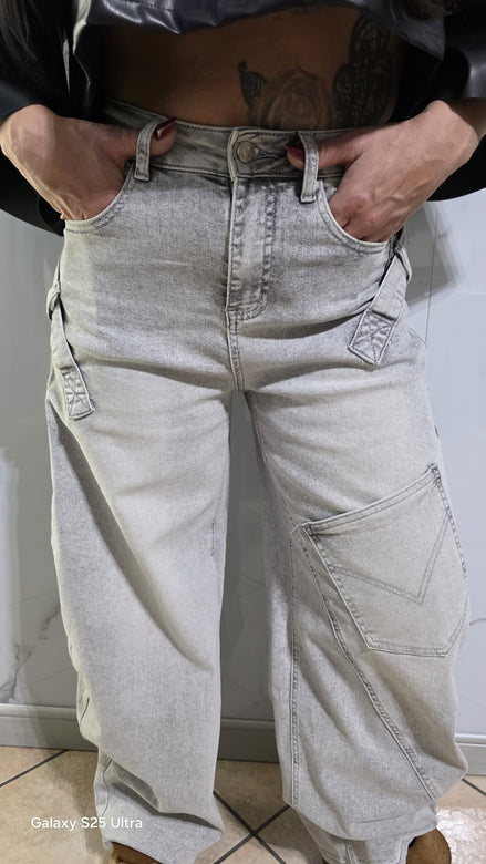 Jeans Cargo in Denim Grigio con Tasche Laterali e Design Casual per Uomo e Donna