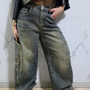 Jeans Cargo Donna in Denim Scuro con Tasche Laterali e Design Oversize per un Look Casual e Comfortabile Ideali per Ogni Occasione