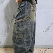 Jeans Cargo Donna in Denim Scuro con Tasche Laterali e Design Oversize per un Look Casual e Comfortabile Ideali per Ogni Occasione