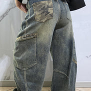 Jeans Cargo Donna in Denim Scuro con Tasche Laterali e Design Oversize per un Look Casual e Comfortabile Ideali per Ogni Occasione