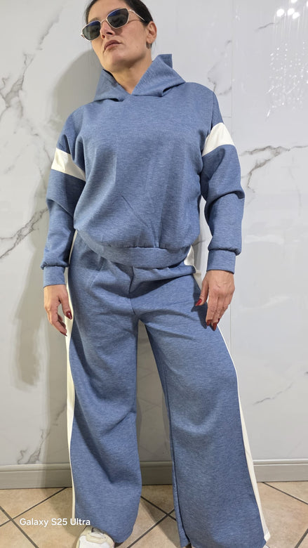 Tuta Completa Blu con Cappuccio e Dettagli a Contrasto - Stile Sportivo e Casual