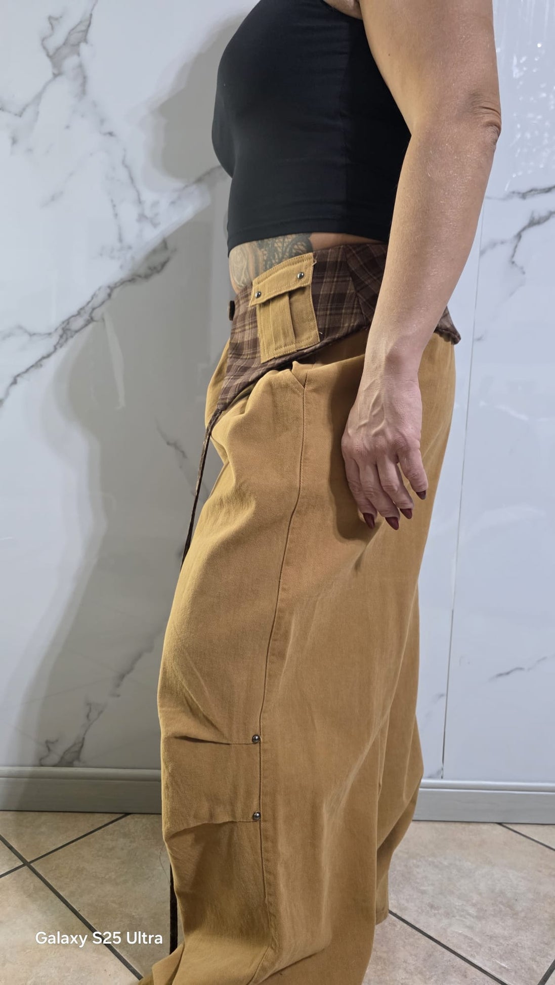 Pantaloni Larghi in Tessuto Naturale con Cintura Regolabile per Donna Stile Casual e Comfortabile