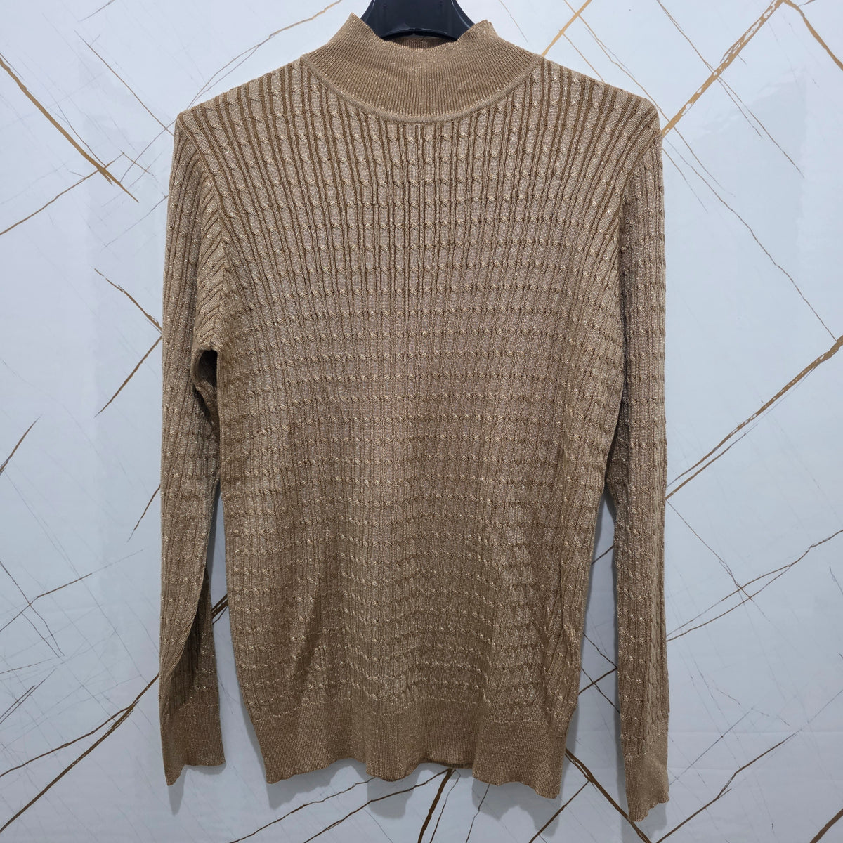 Maglione Donna in Tessuto a Coste Colore Beige con Maniche Lunghe e Collo Alto per un Look Elegante e Comfortevole