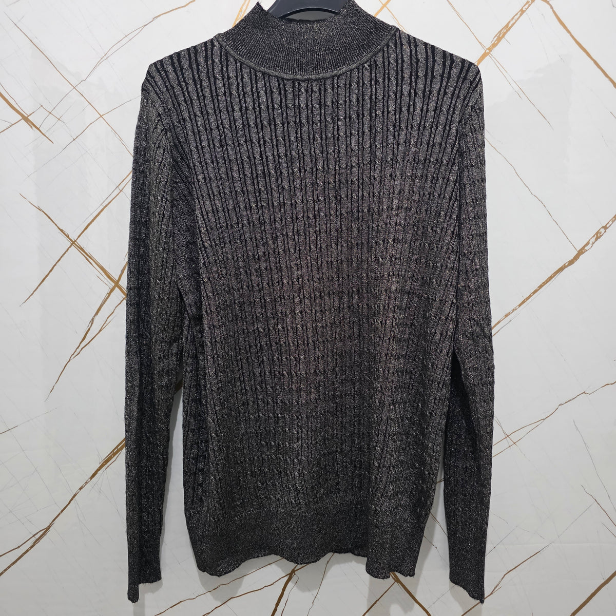 Maglione Donna in Tessuto a Coste Colore Beige con Maniche Lunghe e Collo Alto per un Look Elegante e Comfortevole