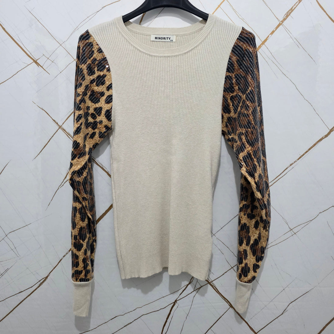 Maglia a Maniche Lunghe con Dettaglio Animalier - Comfort e Stile per Varie Occasioni - Capo Versatile e Originale