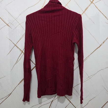 Maglia a Coste con Collo Alto in Tessuto Elasticizzato per Comfort e Stile Ideale per Giornate Fresche
