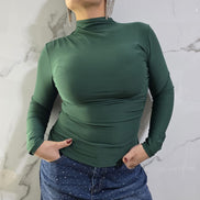 Maglia Verde Lunga Manica con Design Ruché per un Look Elegante e Comfortabile