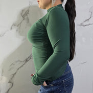 Maglia Verde Lunga Manica con Design Ruché per un Look Elegante e Comfortabile