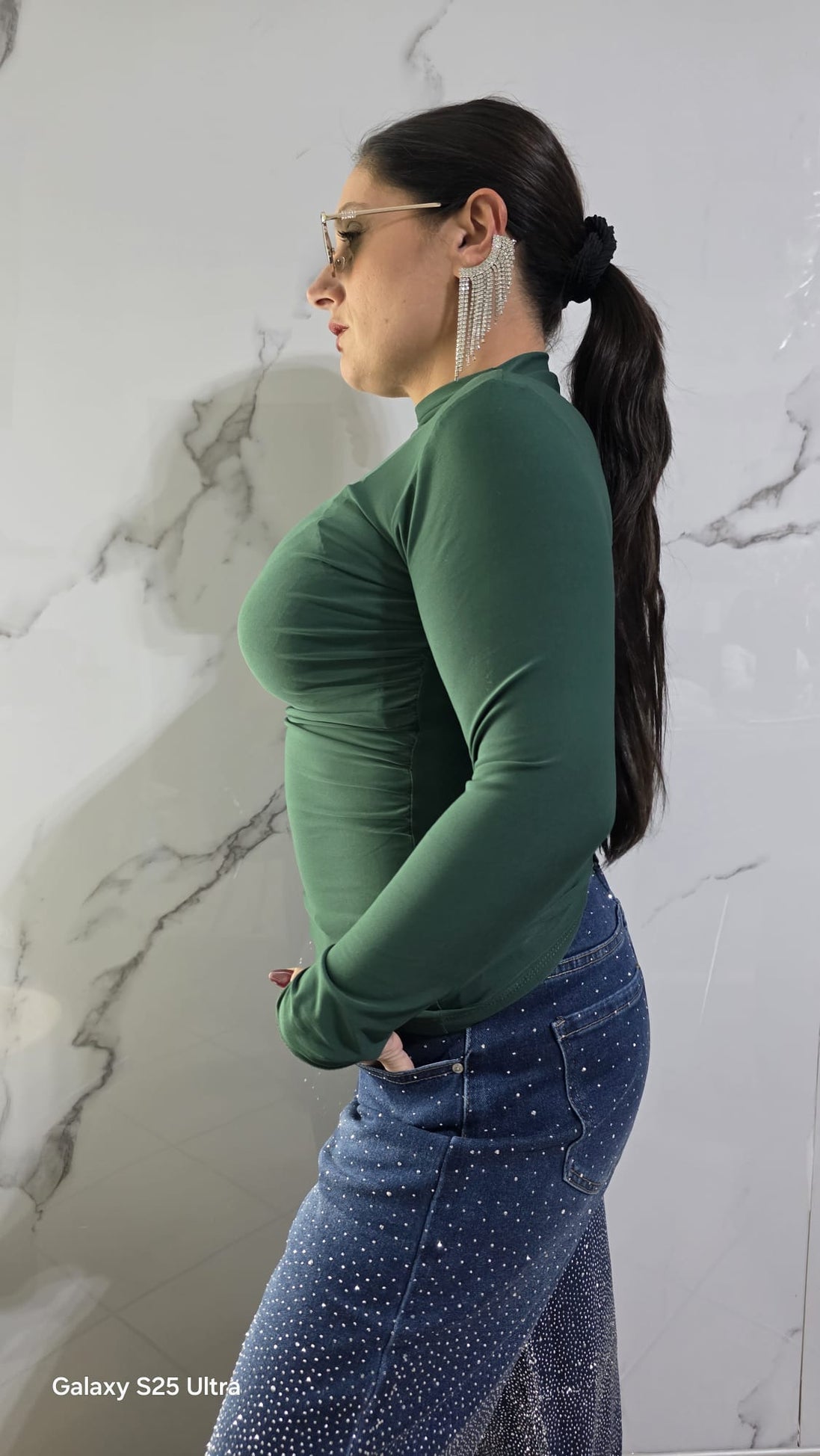 Maglia Verde Lunga Manica con Design Ruché per un Look Elegante e Comfortabile
