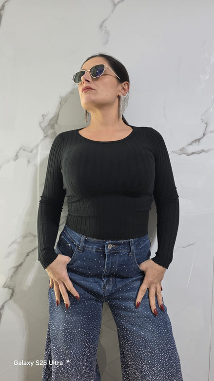 Maglia a Costina Nero con Maniche Lunghe e Design Elegante per Look Casual