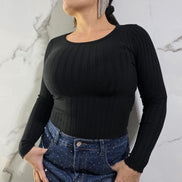 Maglia a Costina Nero con Maniche Lunghe e Design Elegante per Look Casual