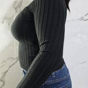 Maglia a Costina Nero con Maniche Lunghe e Design Elegante per Look Casual