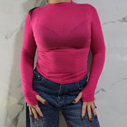 T-shirt Semplice Aderente in Rosso con Maniche Lunghe e Taglio Adatto per un Look Moderno e Comfortabile