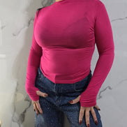 T-shirt Semplice Aderente in Rosso con Maniche Lunghe e Taglio Adatto per un Look Moderno e Comfortabile