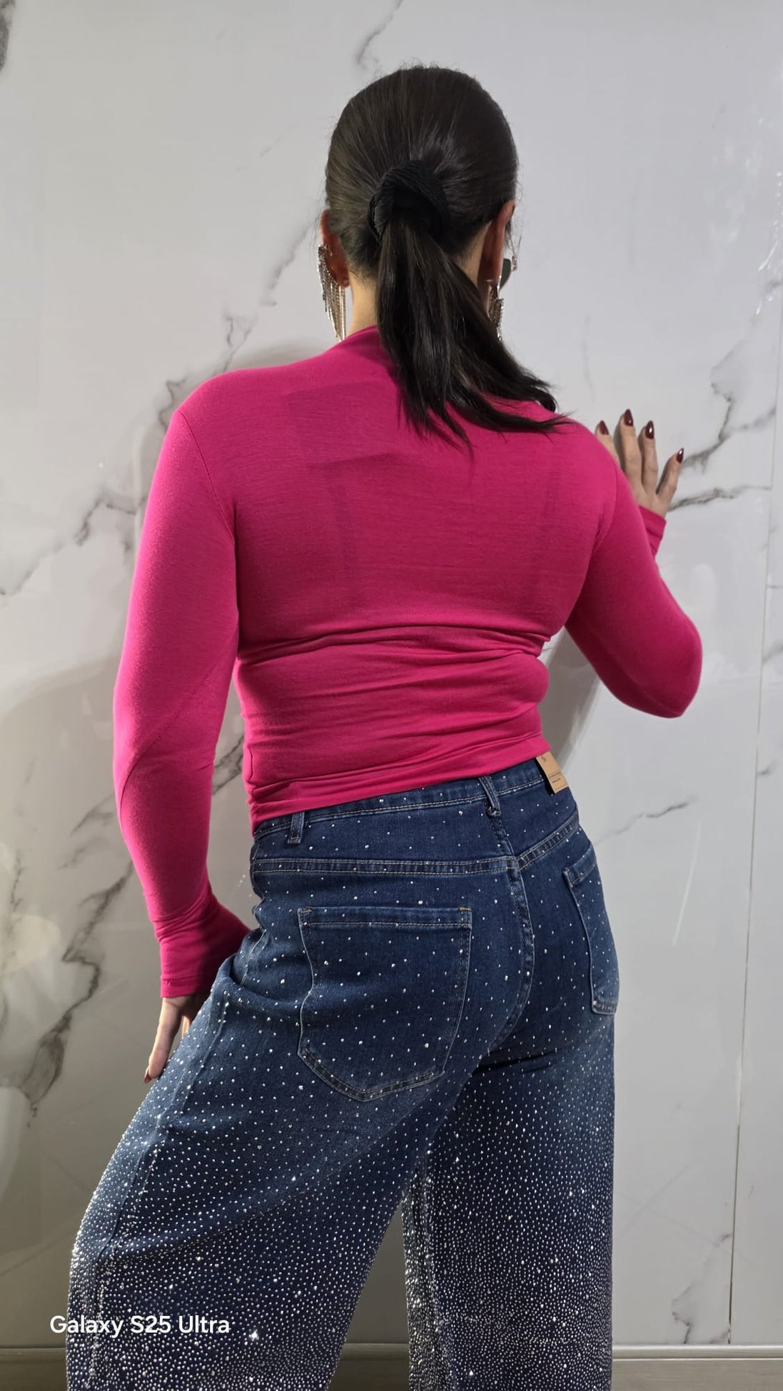 T-shirt Semplice Aderente in Rosso con Maniche Lunghe e Taglio Adatto per un Look Moderno e Comfortabile