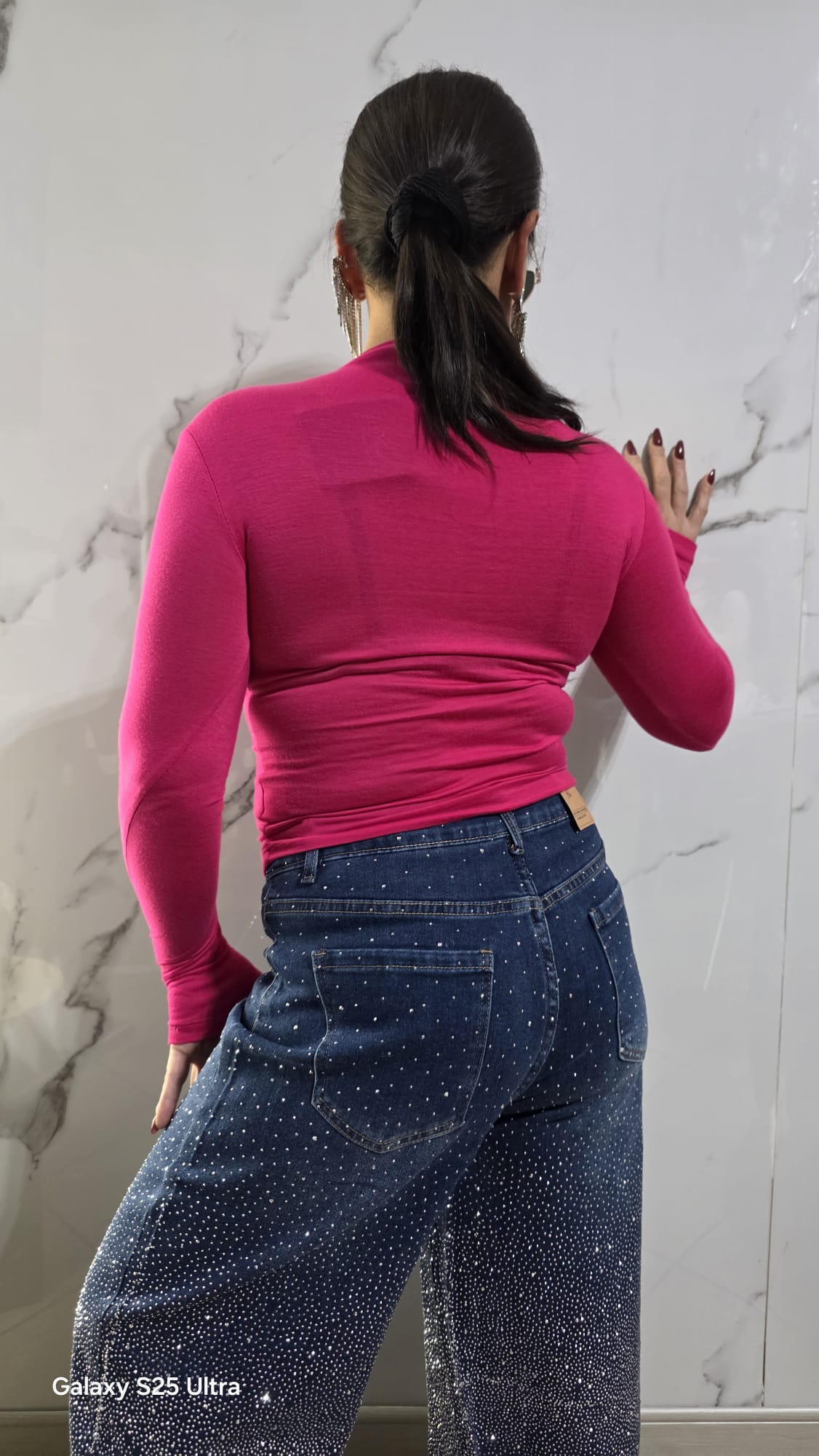 T-shirt Semplice Aderente in Rosso con Maniche Lunghe e Taglio Adatto per un Look Moderno e Comfortabile