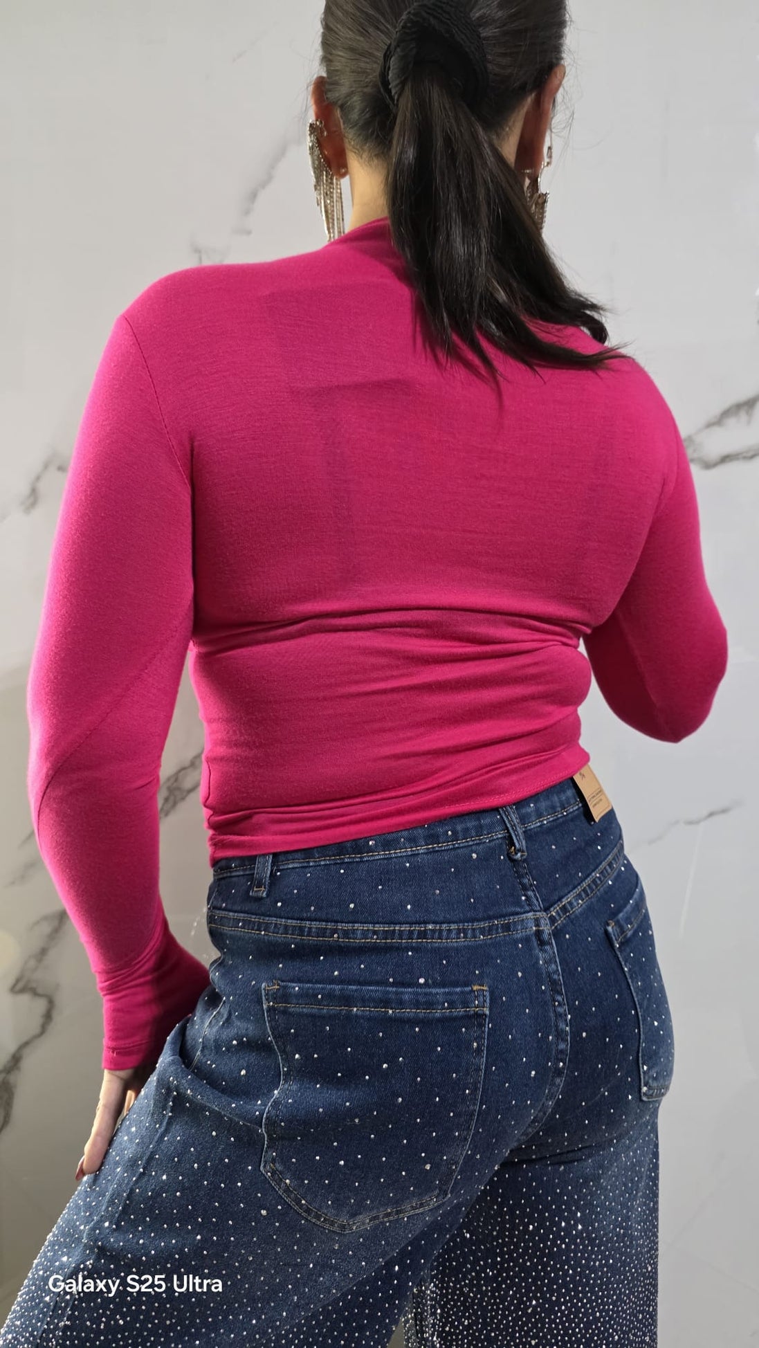 T-shirt Semplice Aderente in Rosso con Maniche Lunghe e Taglio Adatto per un Look Moderno e Comfortabile