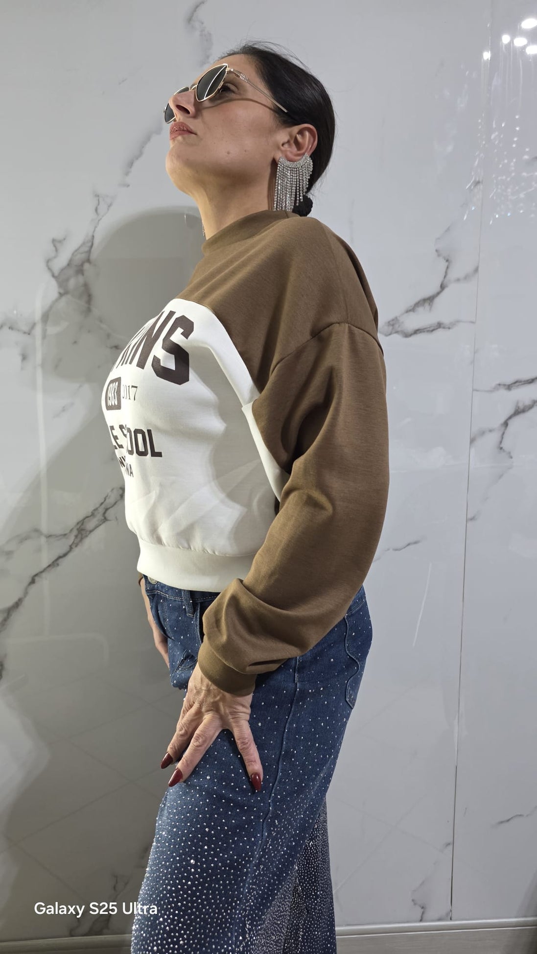 Hawkins Spirit Felpa Donna Awkins Middle School 1983-2017 Nero Bianco Stile Casual Comfortabile con Logo Vintage per Fan della Cultura Pop Design Unico Sportivo
