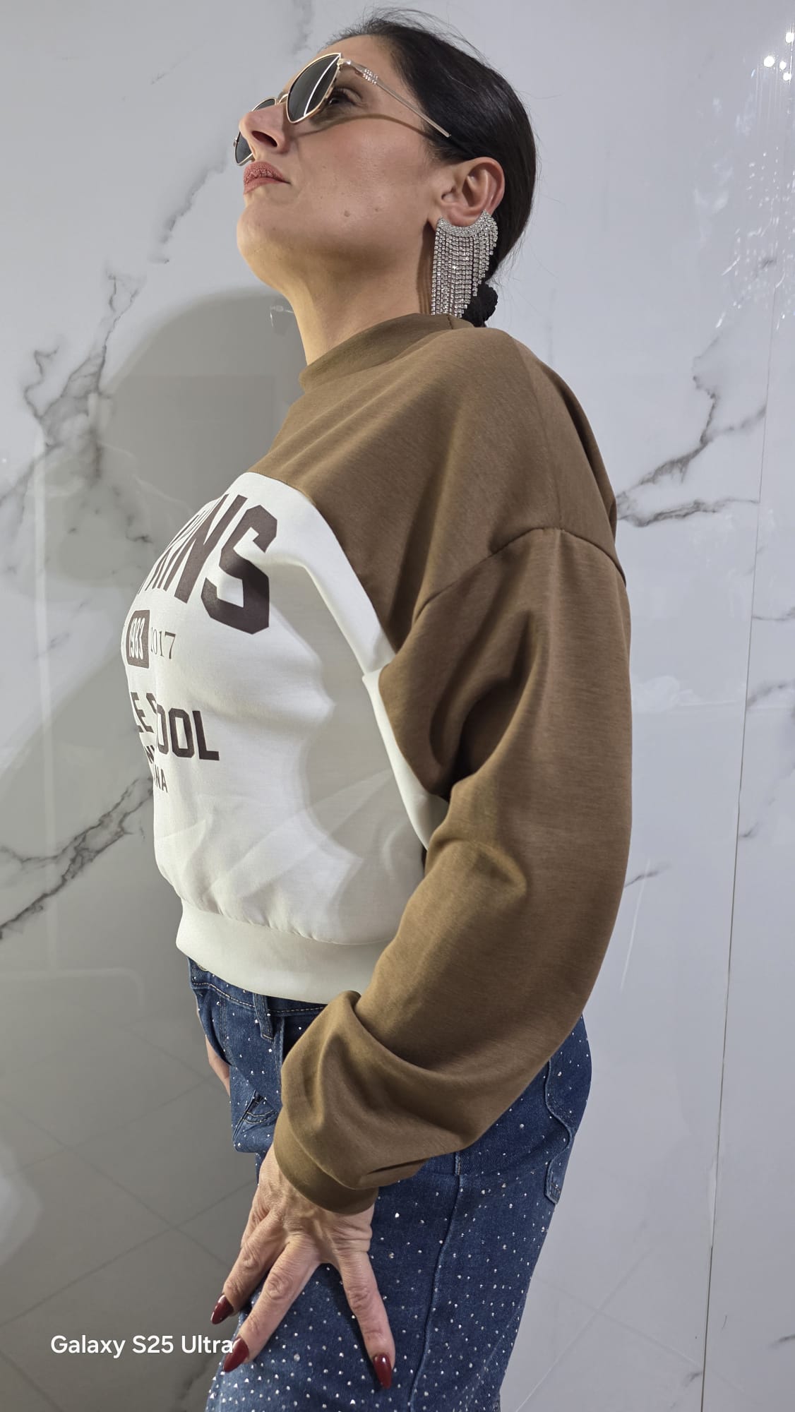 Hawkins Spirit Felpa Donna Awkins Middle School 1983-2017 Nero Bianco Stile Casual Comfortabile con Logo Vintage per Fan della Cultura Pop Design Unico Sportivo