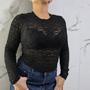 Maglia in Rete Nera con Maniche Lunghe e Dettagli in Rete per un Look Elegante e Moderno