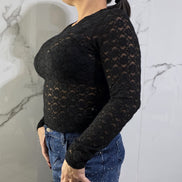 Maglia in Rete Nera con Maniche Lunghe e Dettagli in Rete per un Look Elegante e Moderno