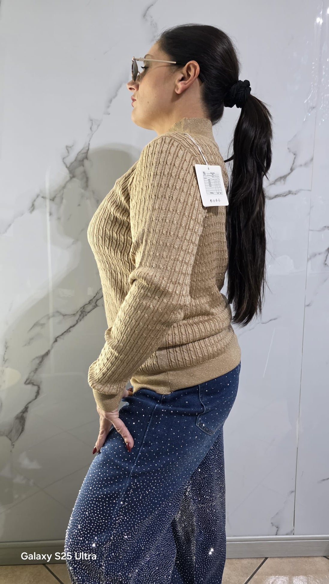 Maglione Donna in Tessuto a Coste Colore Beige con Maniche Lunghe e Collo Alto per un Look Elegante e Comfortevole