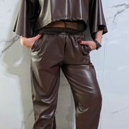 Abbigliamento Donna in Stile Moderno - Top e Pantaloni in Tinta Unita con Design Elegante e Comfortabile