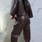 Abbigliamento Donna in Stile Moderno - Top e Pantaloni in Tinta Unita con Design Elegante e Comfortabile