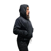 Tuta Sportiva Femminile Glitterata con Cappuccio e Zip Nero con Dettagli Glitterati per un Look Moderno e Stiloso