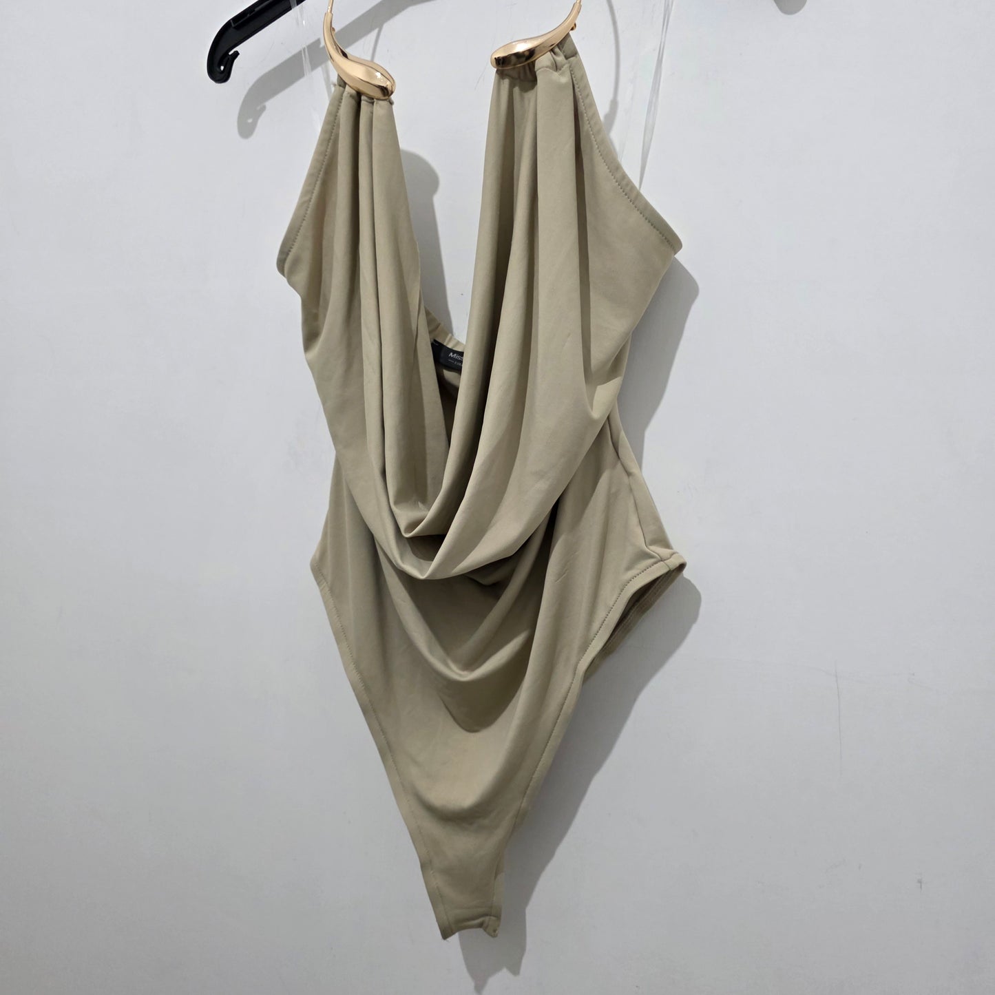 Top Senza Maniche Donna in Cotone Marrone con Collo a V e Dettagli 