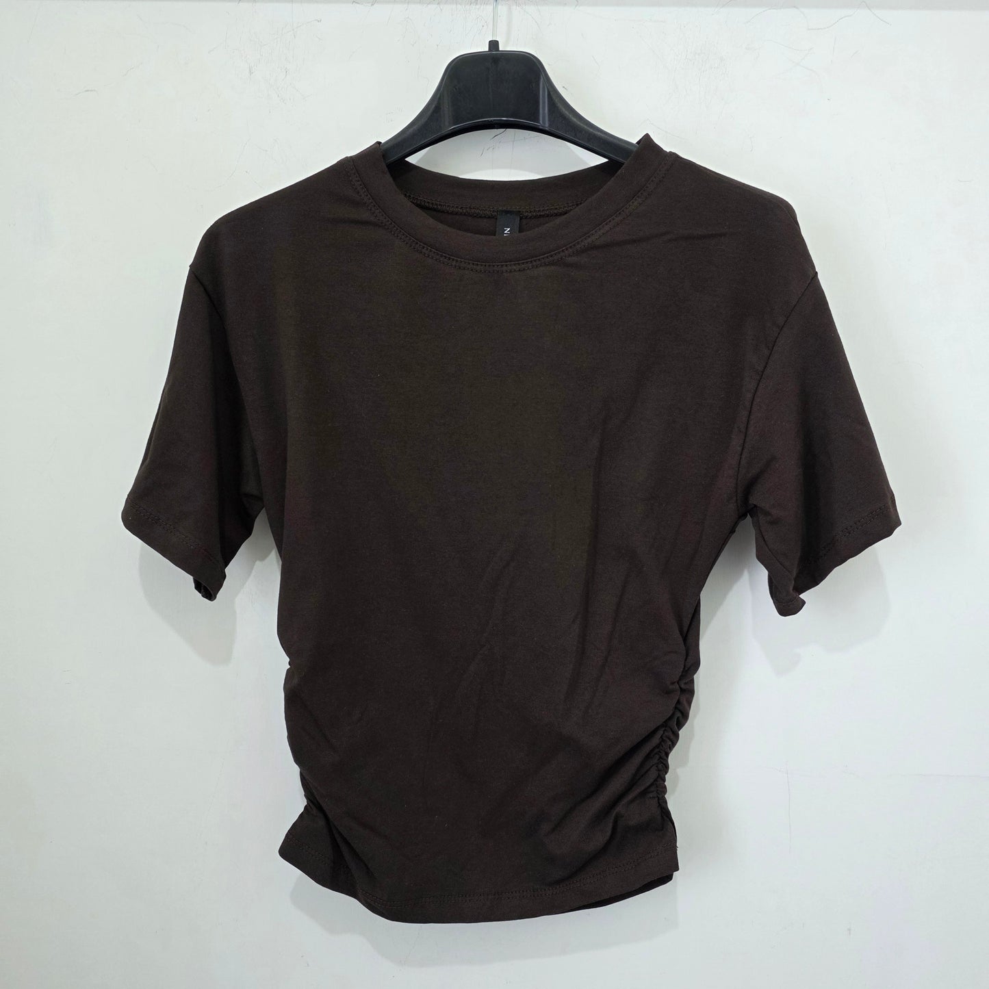 T-shirt con Arricciatura Laterale e Maniche Corte in Nero Stile Casual
